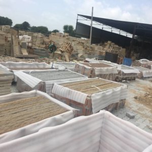 Sandstone Rockface Treads Packing