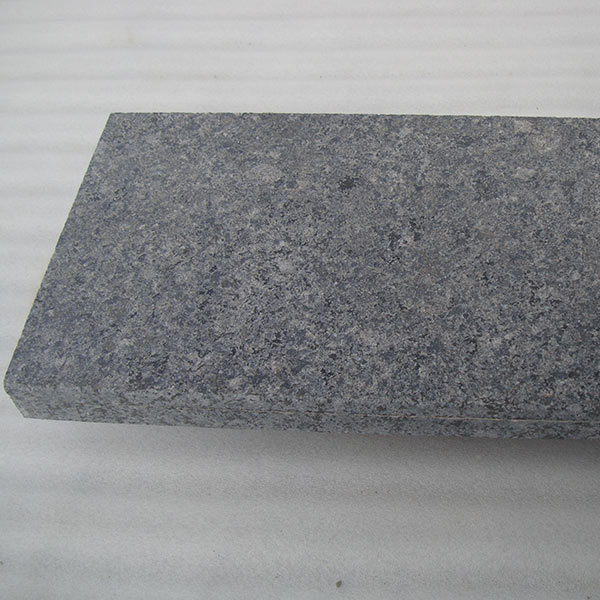 Midnight-black-flamed-drop-nose-edge-granite-paving-and-tiles